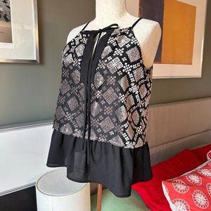 Sugar+Lips Peplum Sleeveless Top in Black and Gold MEDIUM   - C541